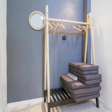 Cozy Duplex Steps From Sea, Cleaning Included *